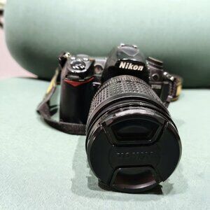 Nikon D7000 DSLR camera